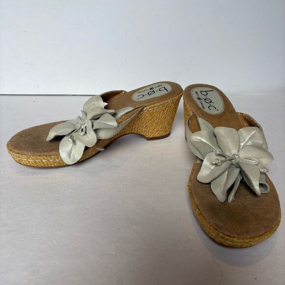 b.o.c. Women's Cream Wedge Sandals Leather Slip On Floral Size 7MW - Picture 1 of 10